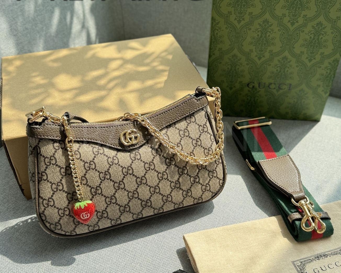 구찌 오피디아 숄더백