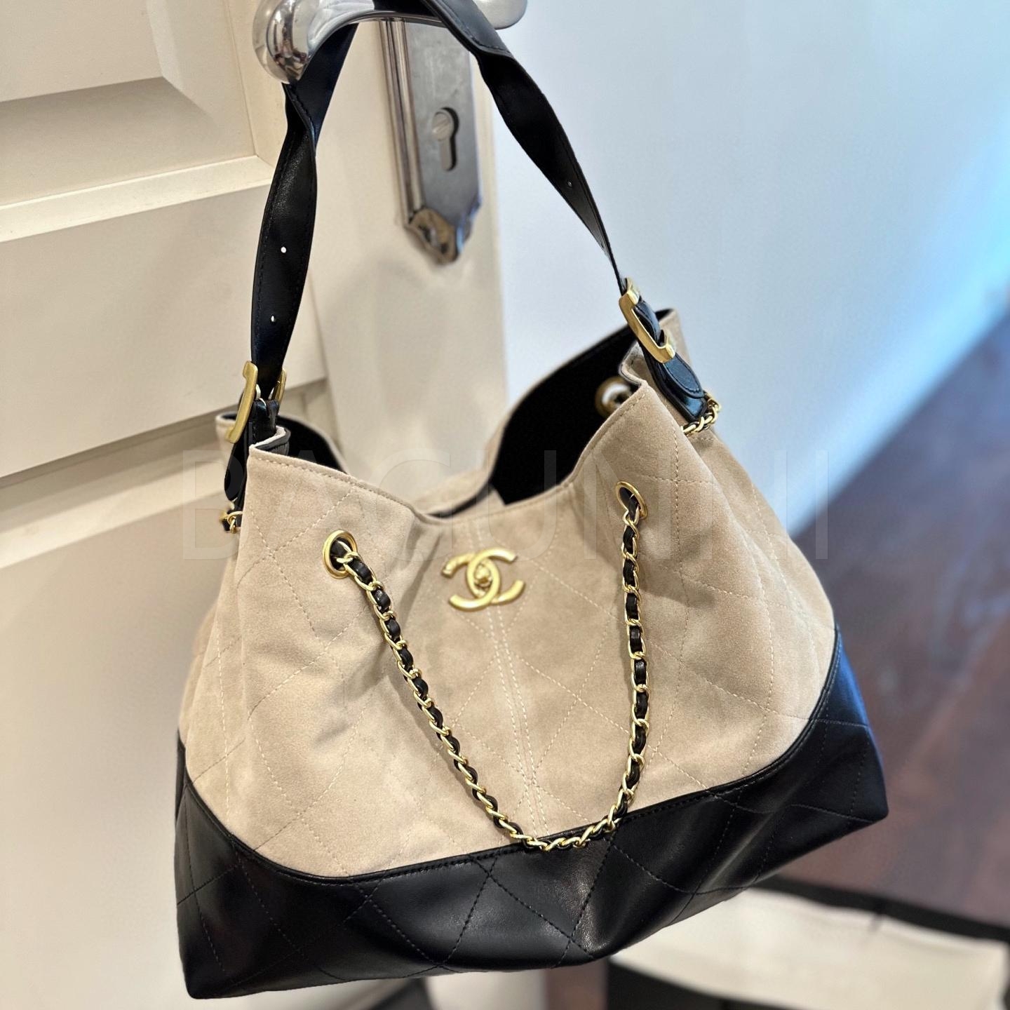 샤넬 23C 스웨이드 호보 백