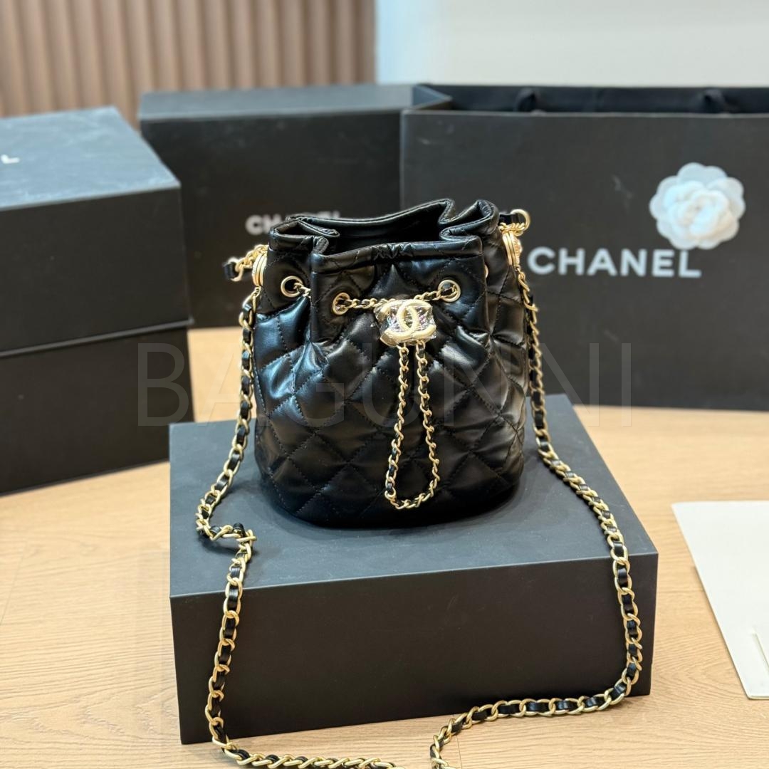 샤넬 25 버킷 백