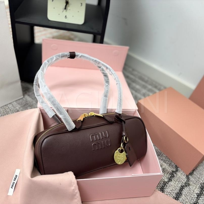 미우미우 볼링 백