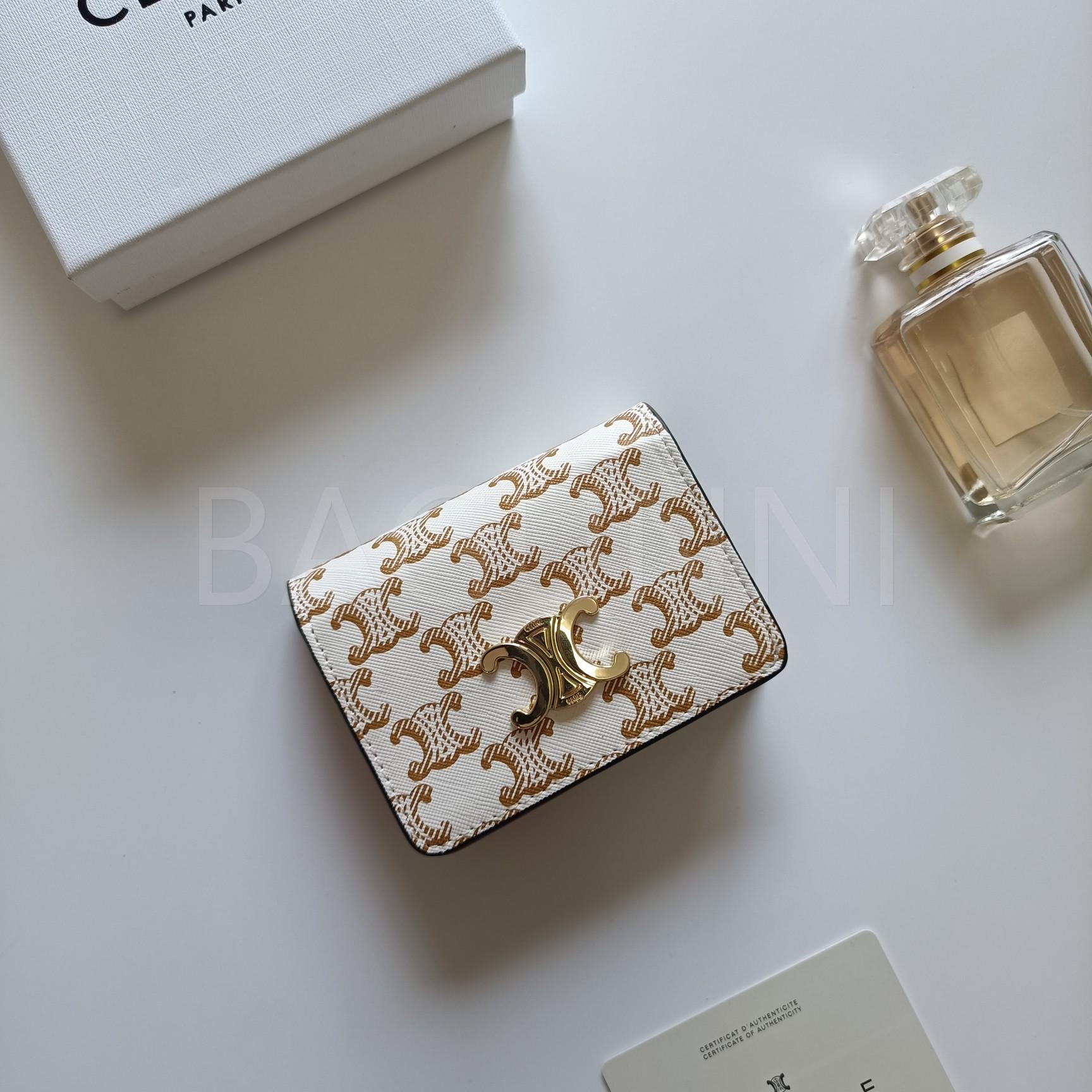 셀린느 트리옹프 지퍼 카드지갑