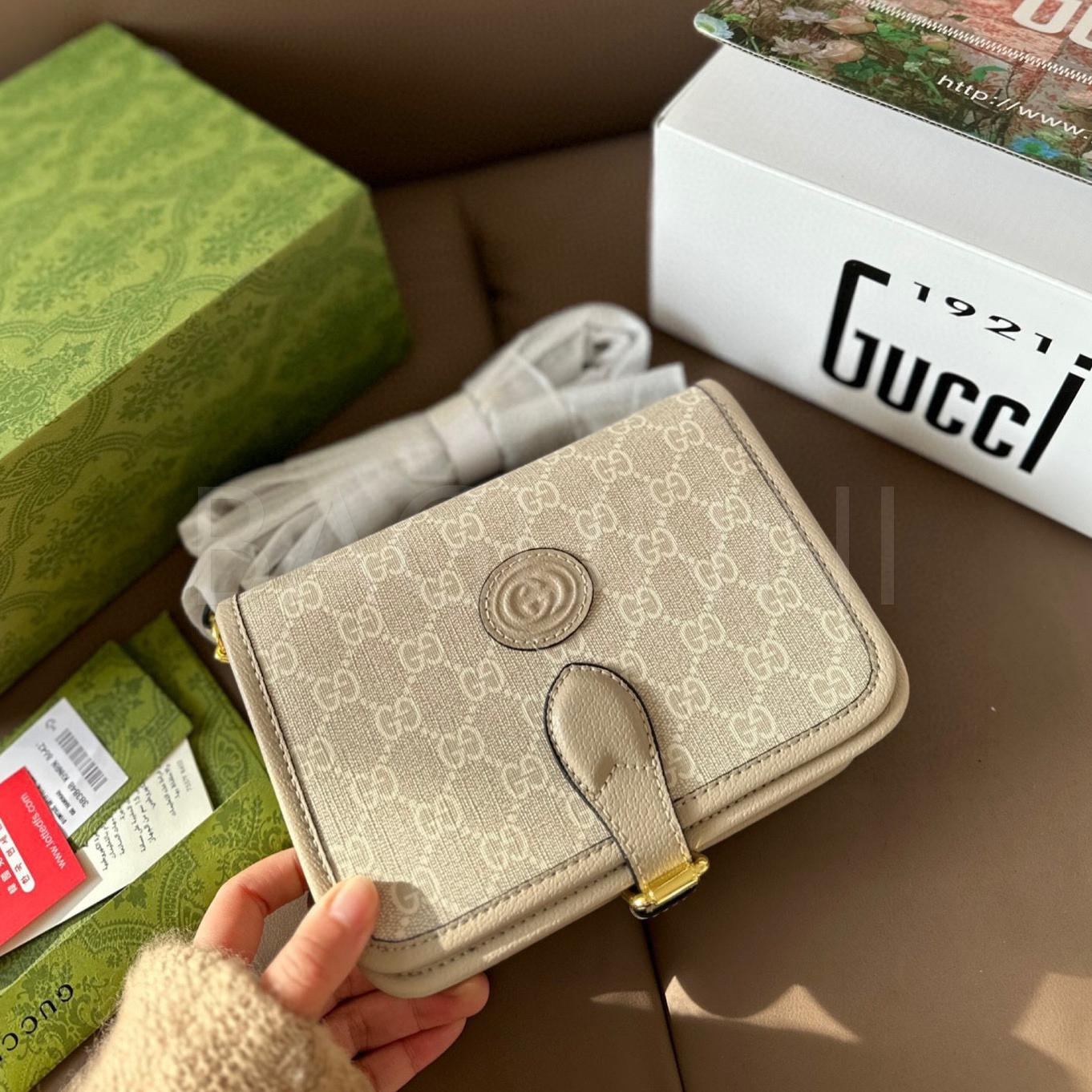 구찌 GG 슈프림 백