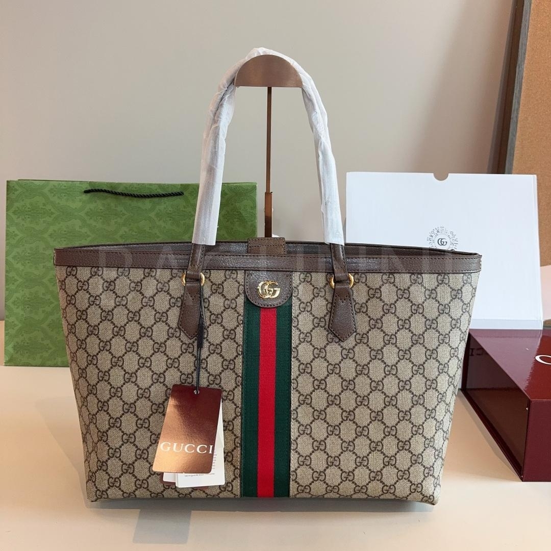 구찌 GG 패턴 쇼퍼백