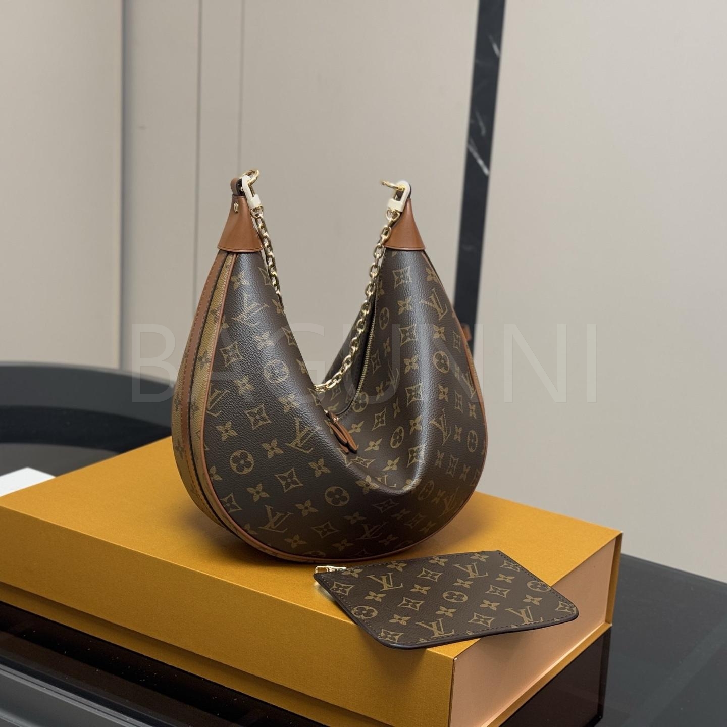 루이비통 루프 숄더백