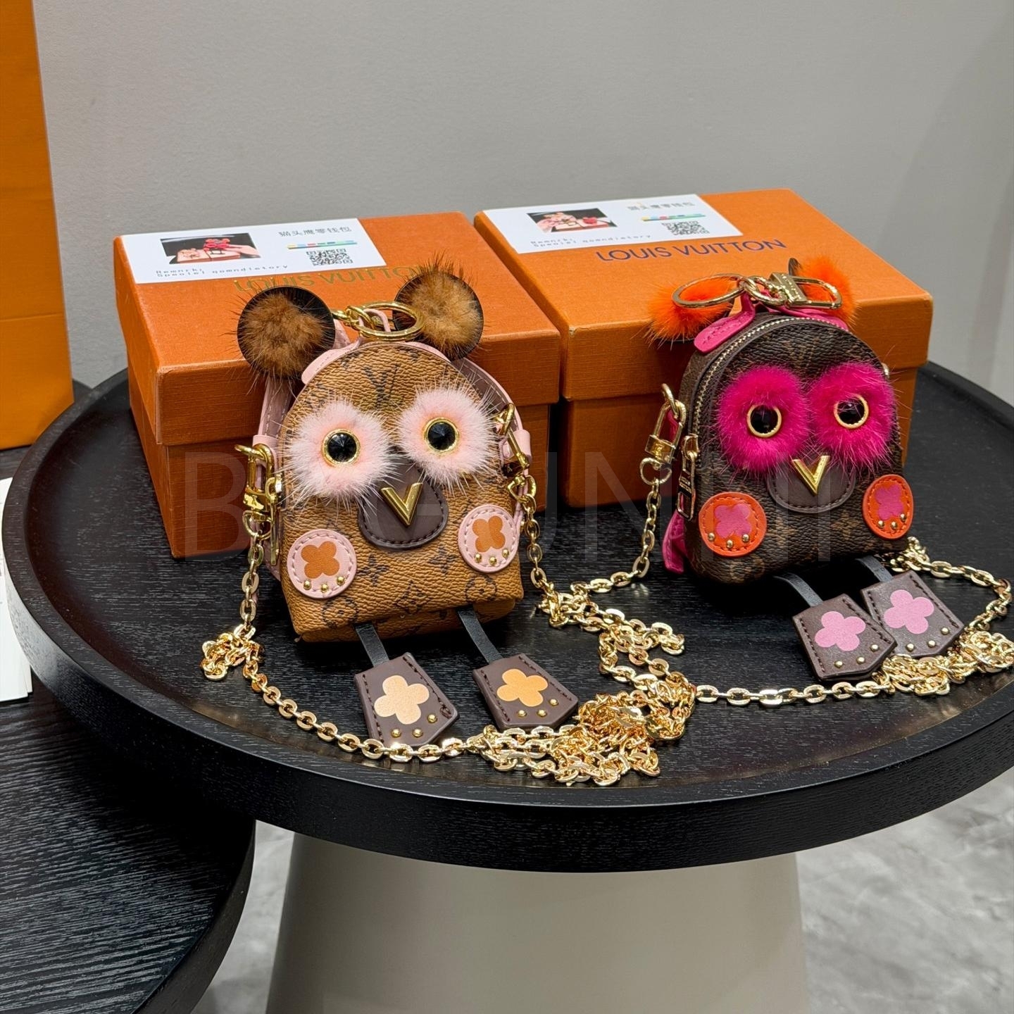 루이비통 비비엔 미니 백팩 체인백