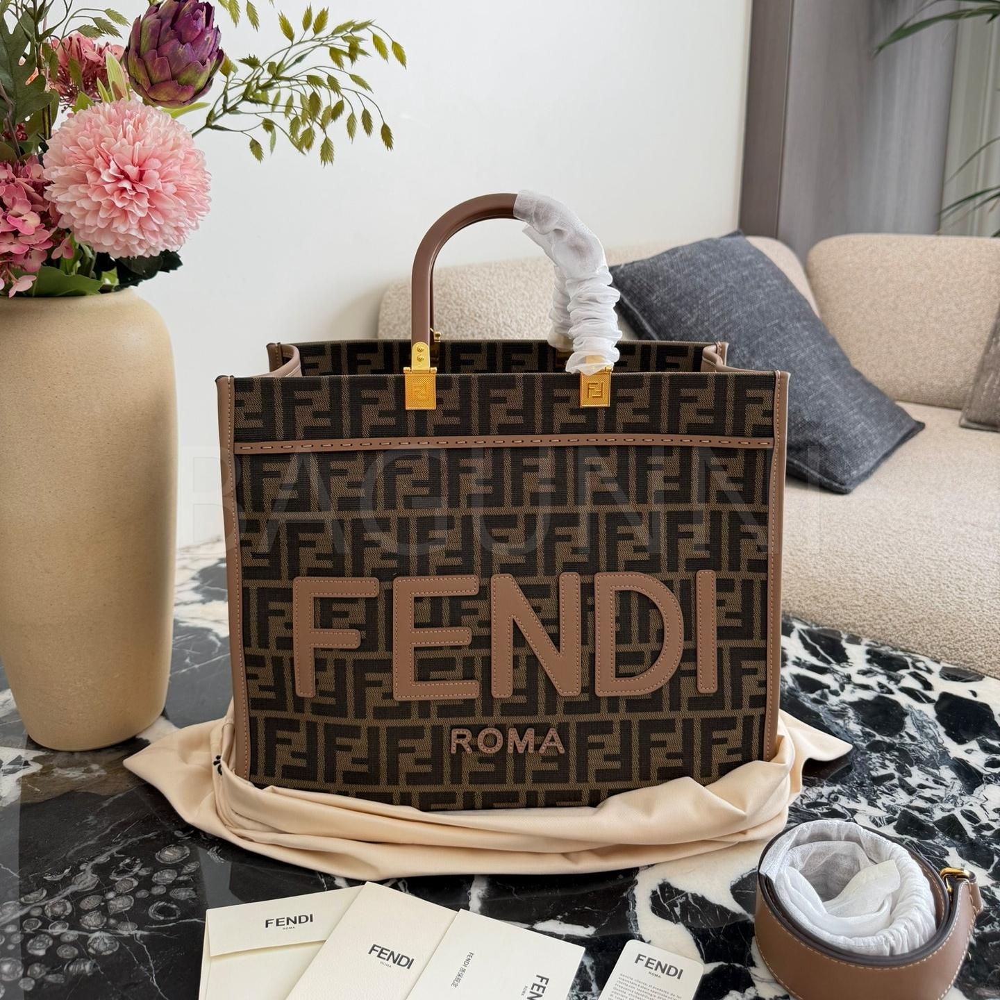 펜디 로마 토트백