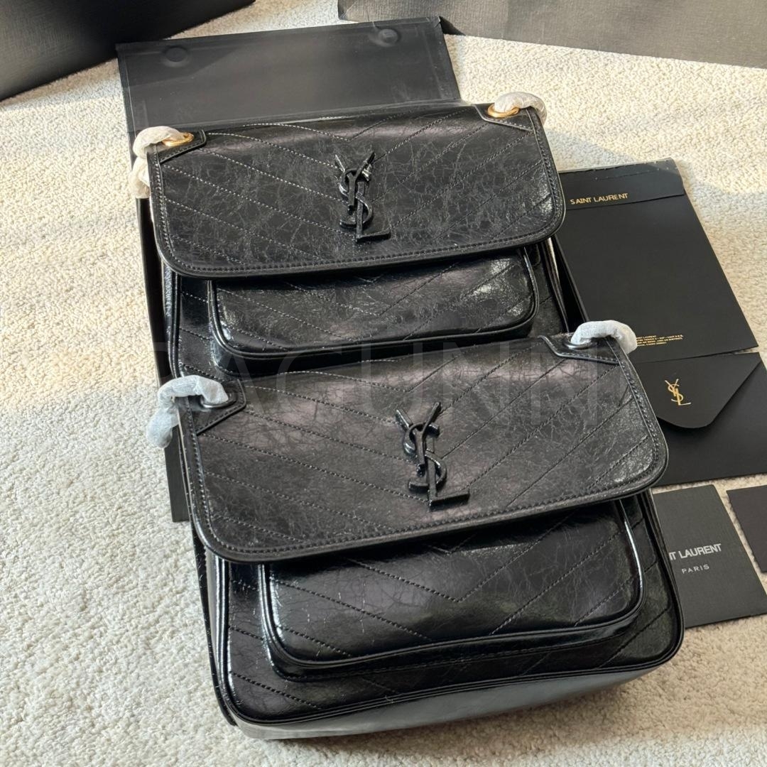 YSL 니키 메신저백