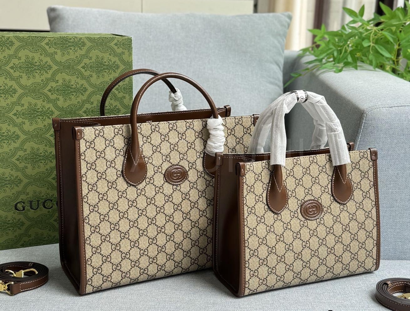 구찌 GG 슈프림 쇼퍼백