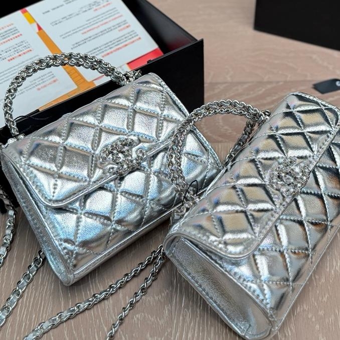 샤넬 메탈릭 탑핸들 플랩 백