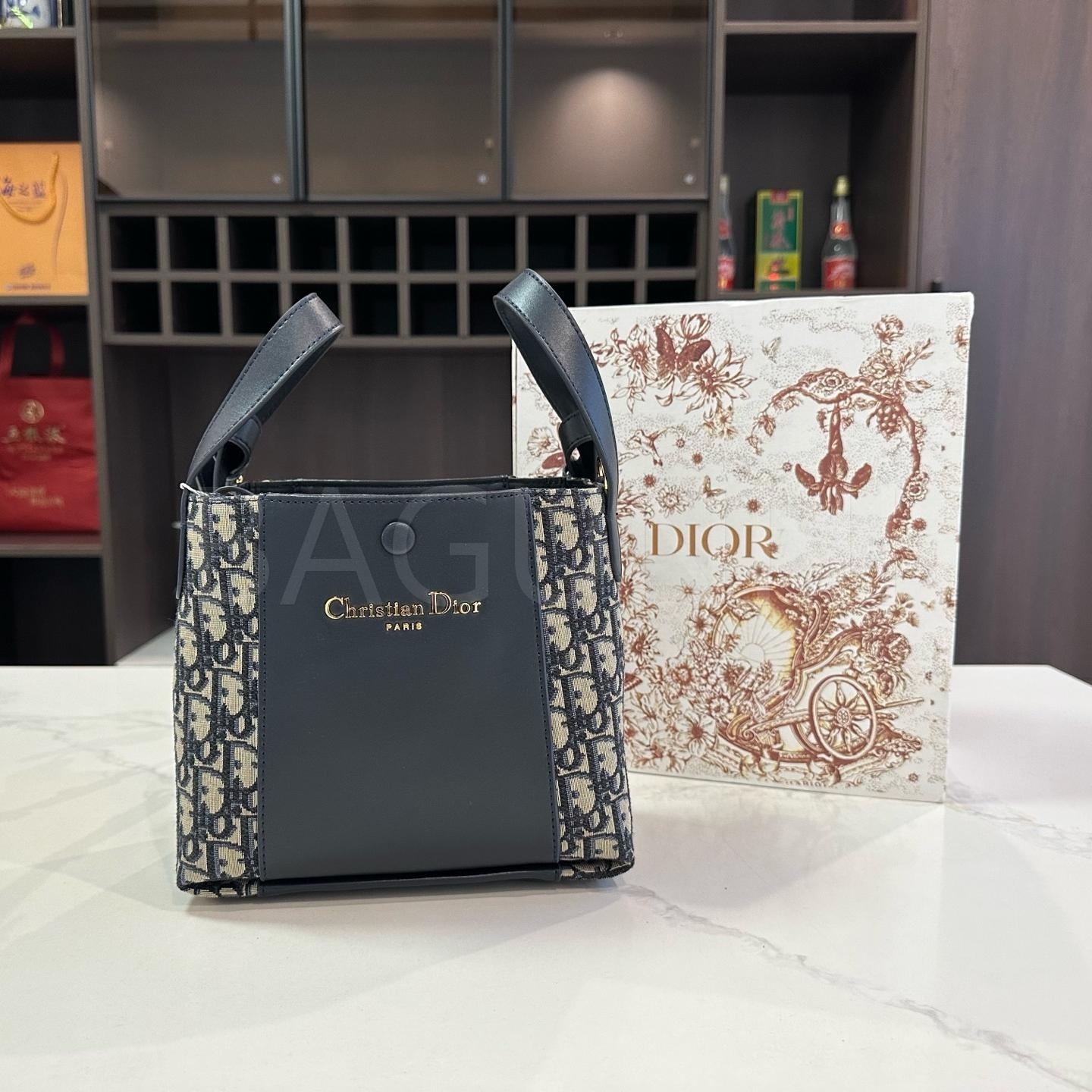 디올 오블리크 버킷백