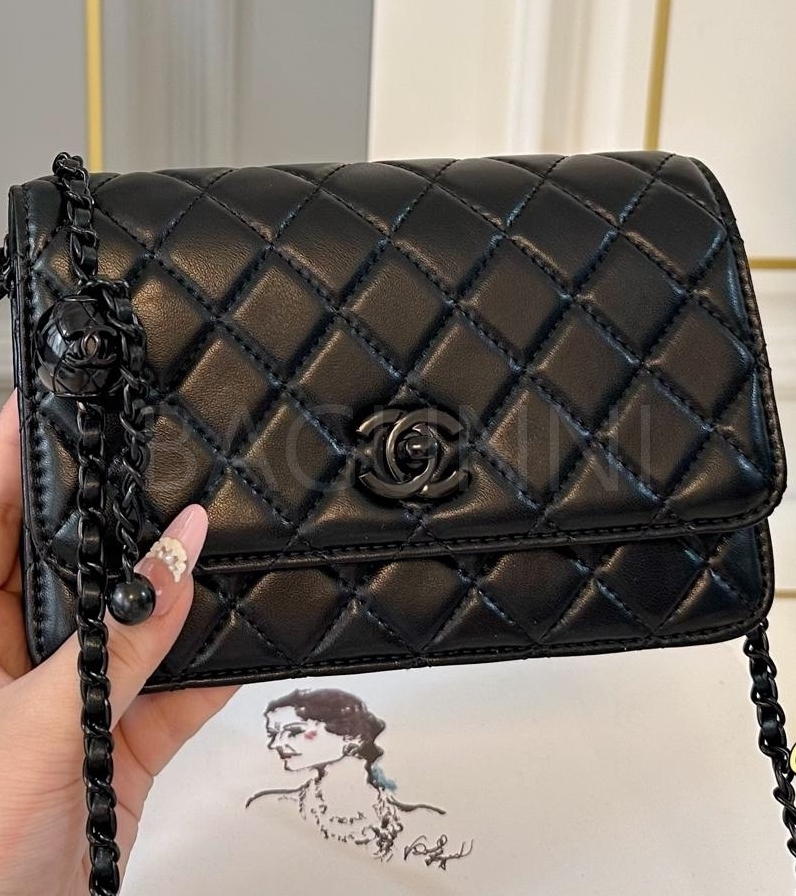 샤넬 금볼 WOC 체인 월렛