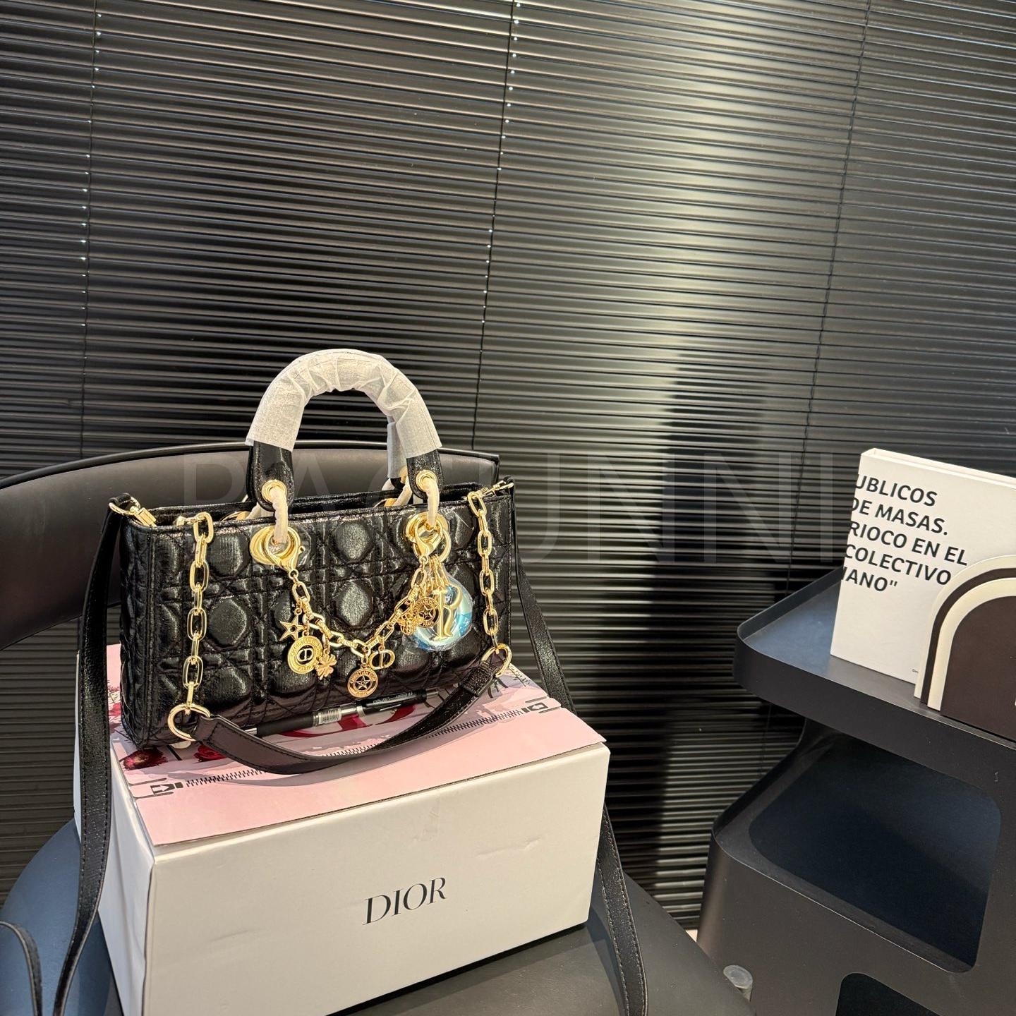 디올 레더 탑핸들백