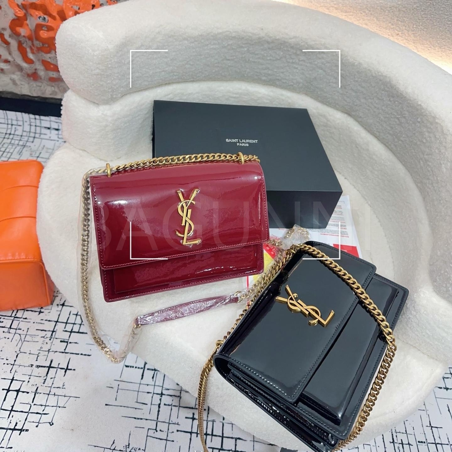 YSL 빅 로고 메신저백