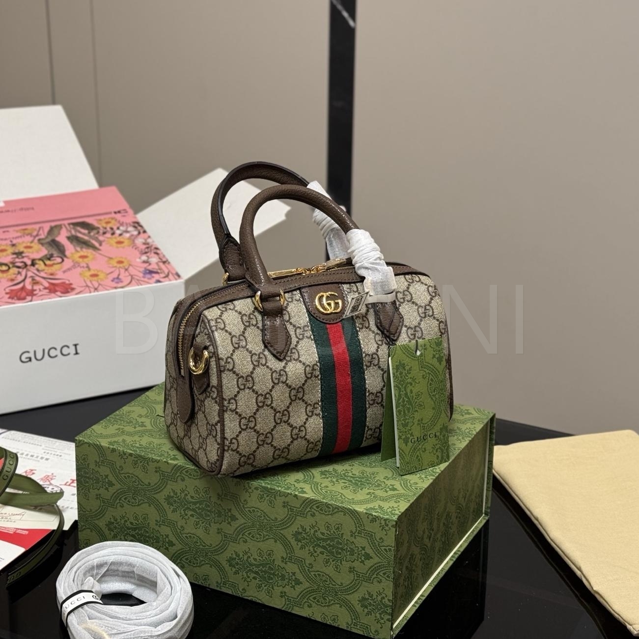 구찌 오피디아 숄더백