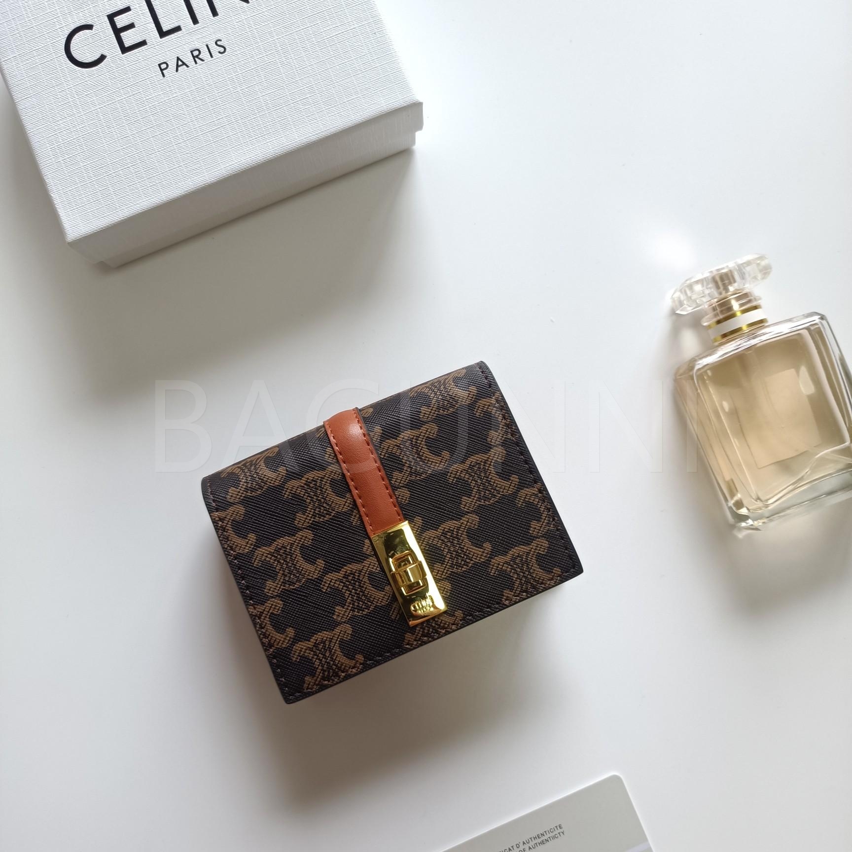 셀린느 트리옹프 플랩 카드지갑