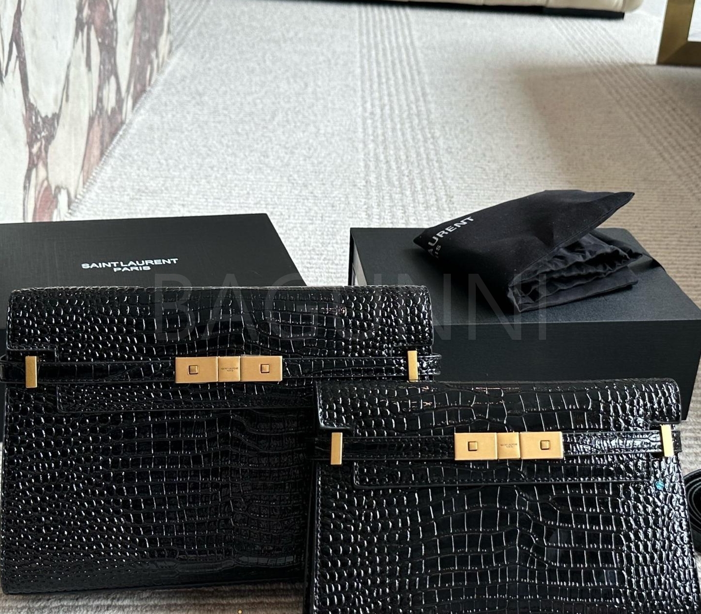 YSL 크로커다일 엠보 백