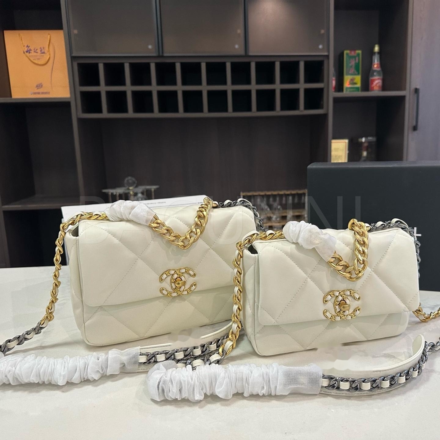 샤넬 19 플랩 백