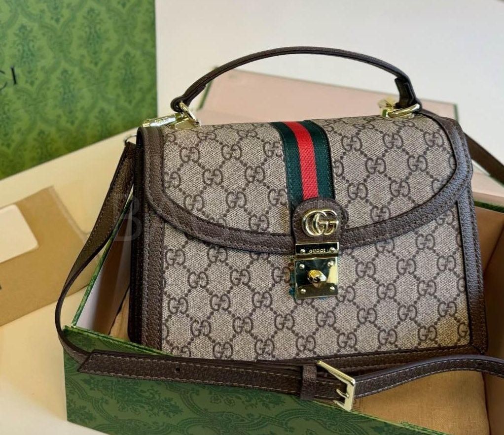 구찌 GG 슈프림 토트백