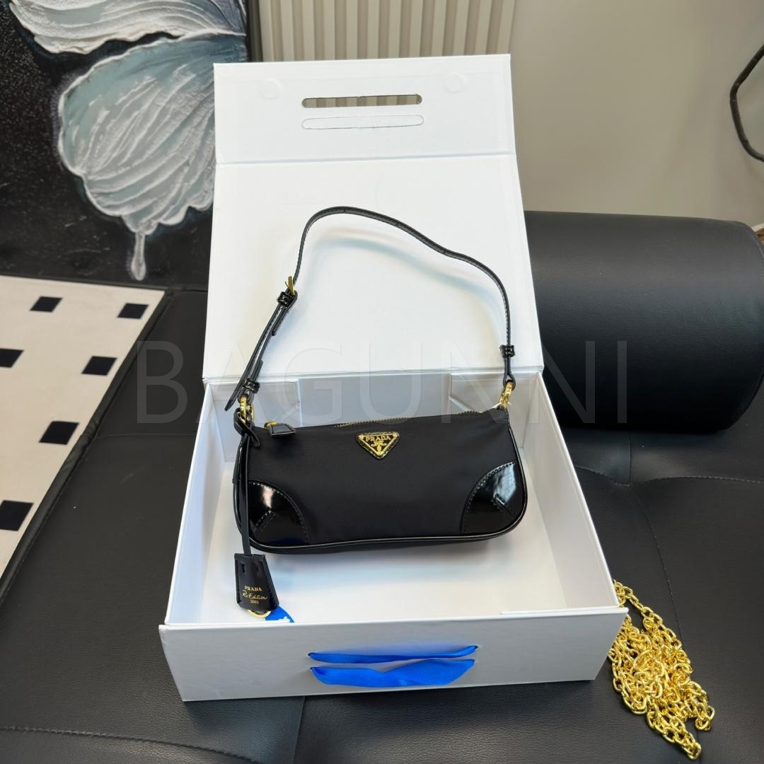 프라다 리에디션 리나일론 호보백