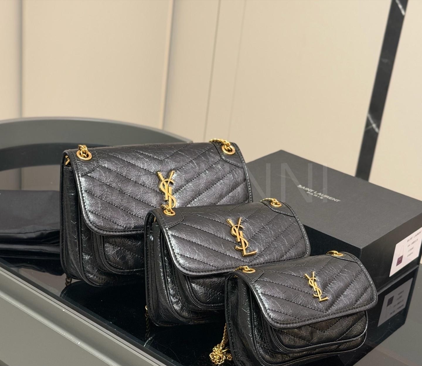 YSL 니키 숄더백