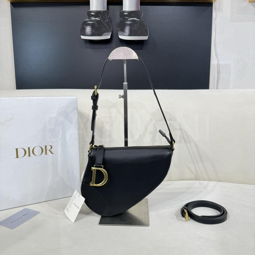 디올 크레센트 크로스백