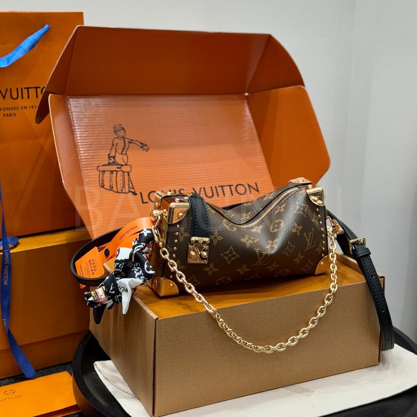 루이비통 사이드 트렁크