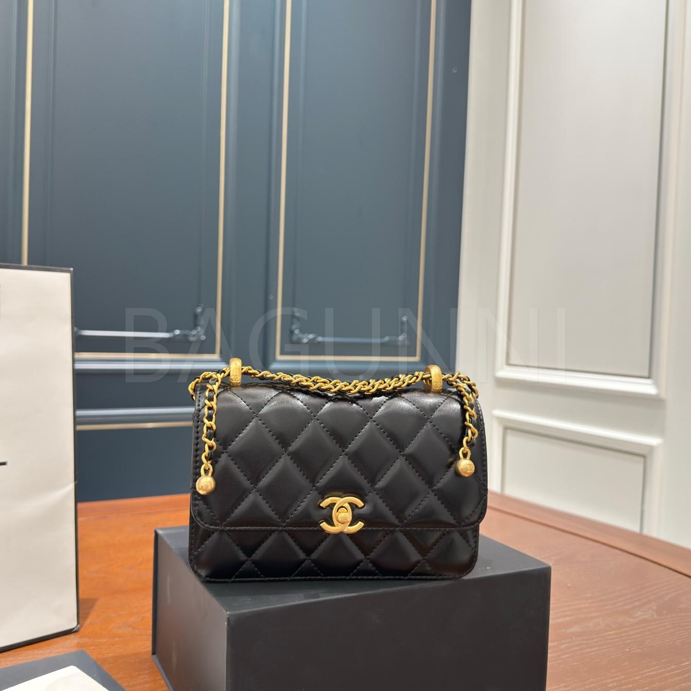 샤넬 더블 볼 WOC 체인 월렛