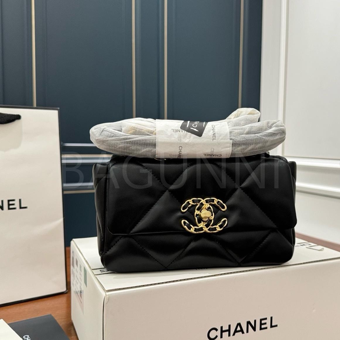 샤넬 19 플랩 백