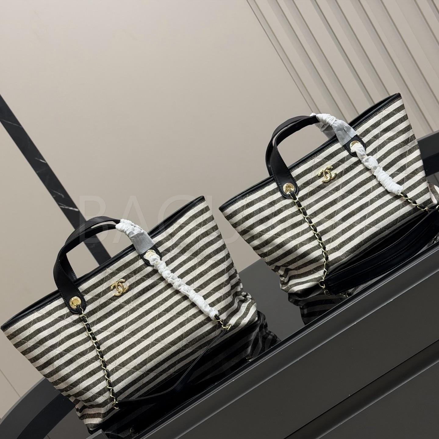 샤넬 스트라이프 체인 토트백