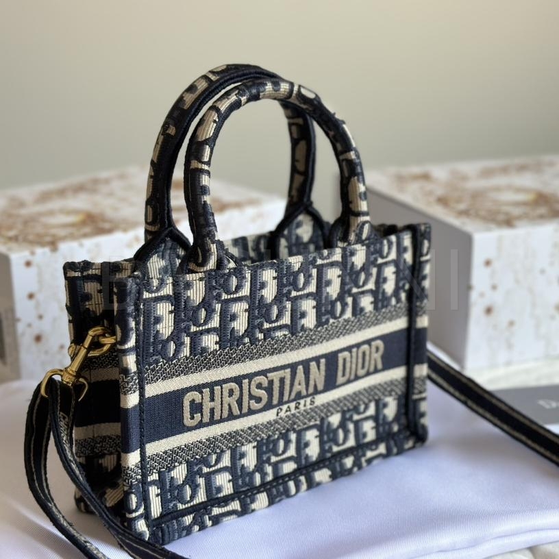 디올 미니 북 토트