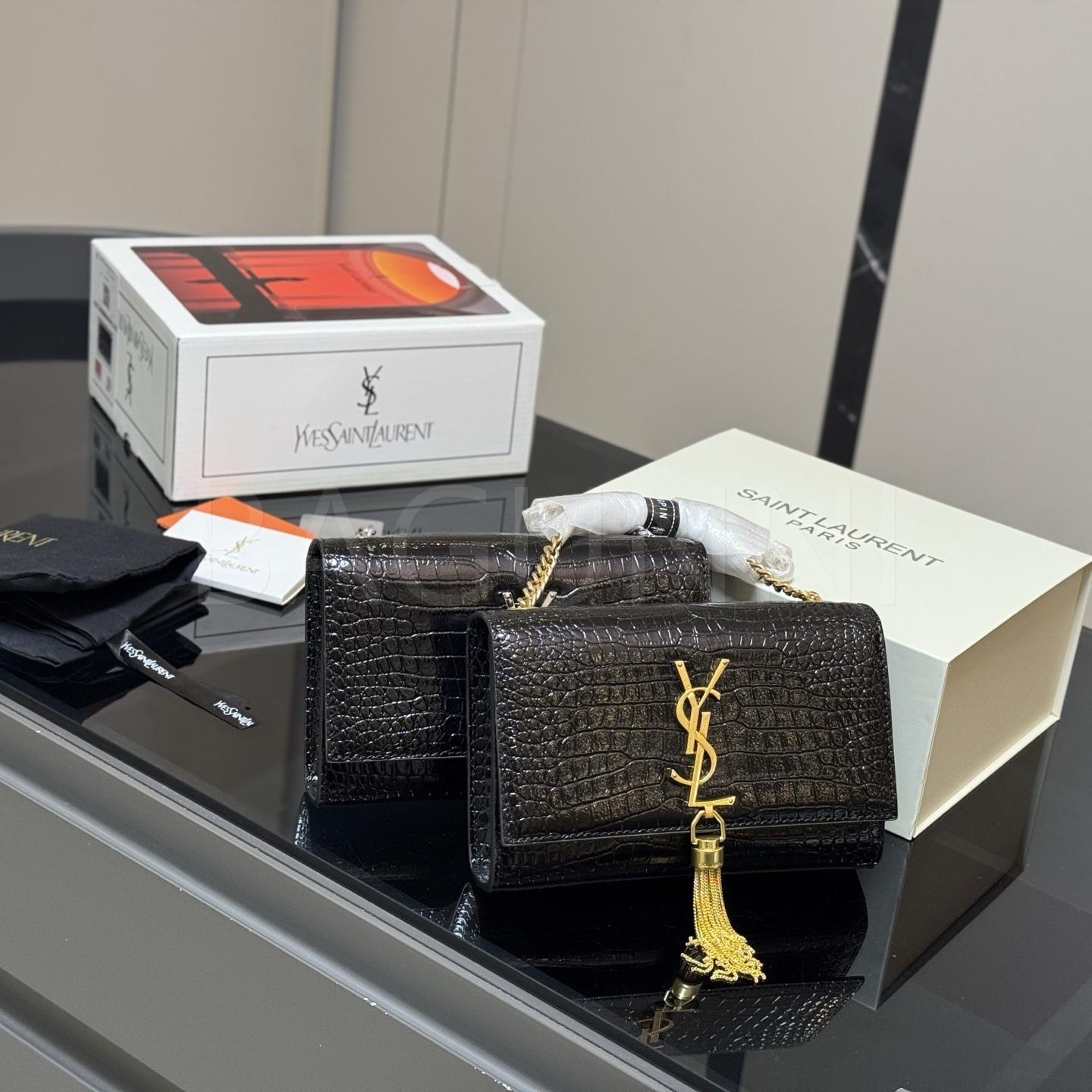YSL 레더 백
