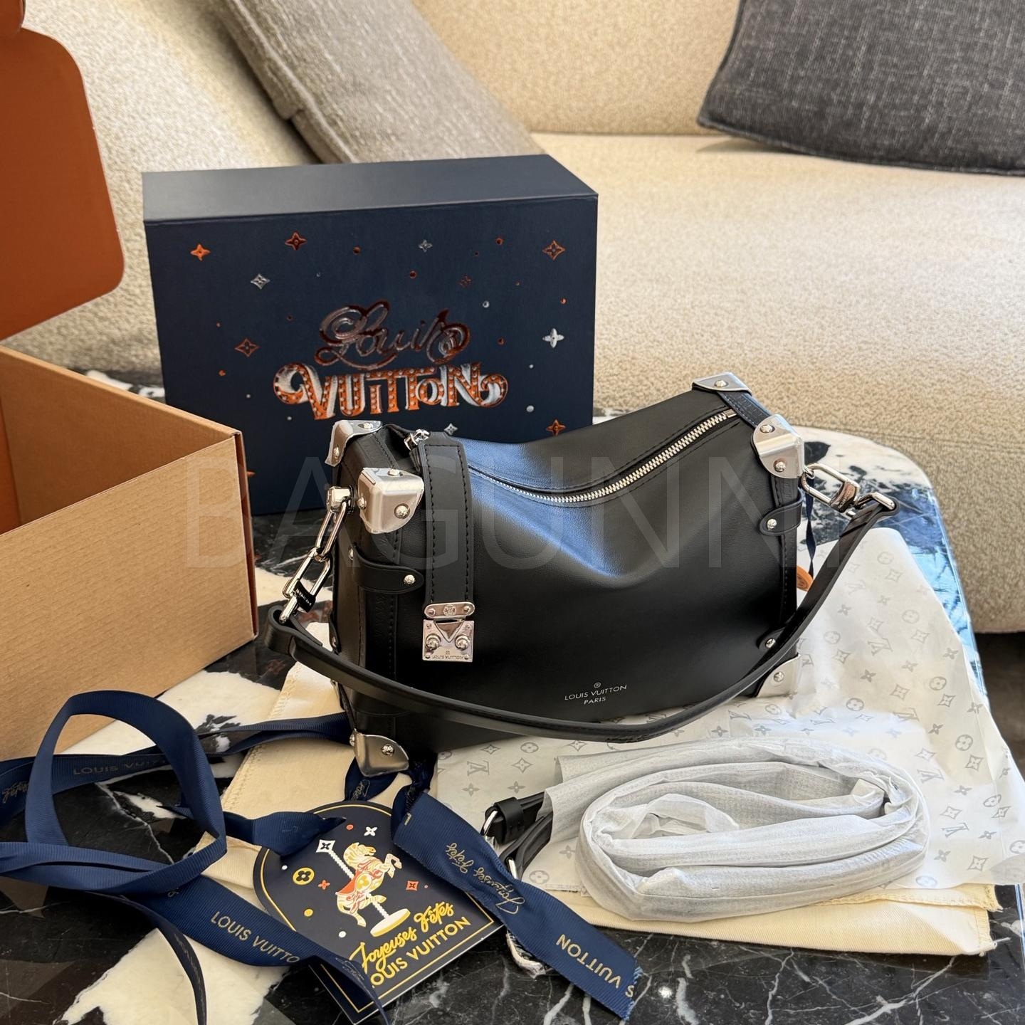 루이비통 사이드 트렁크 크로스백