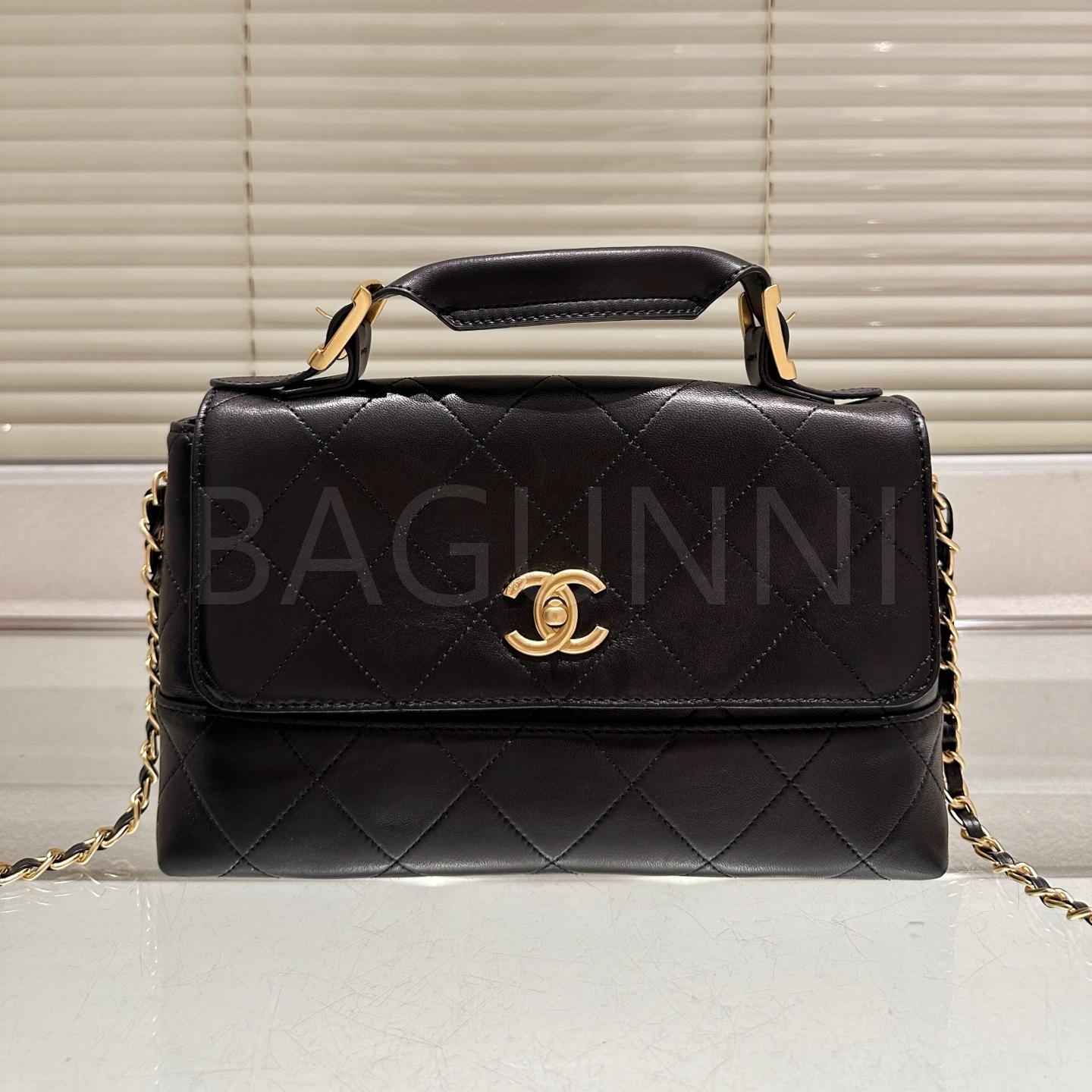 샤넬 25A 체인 백