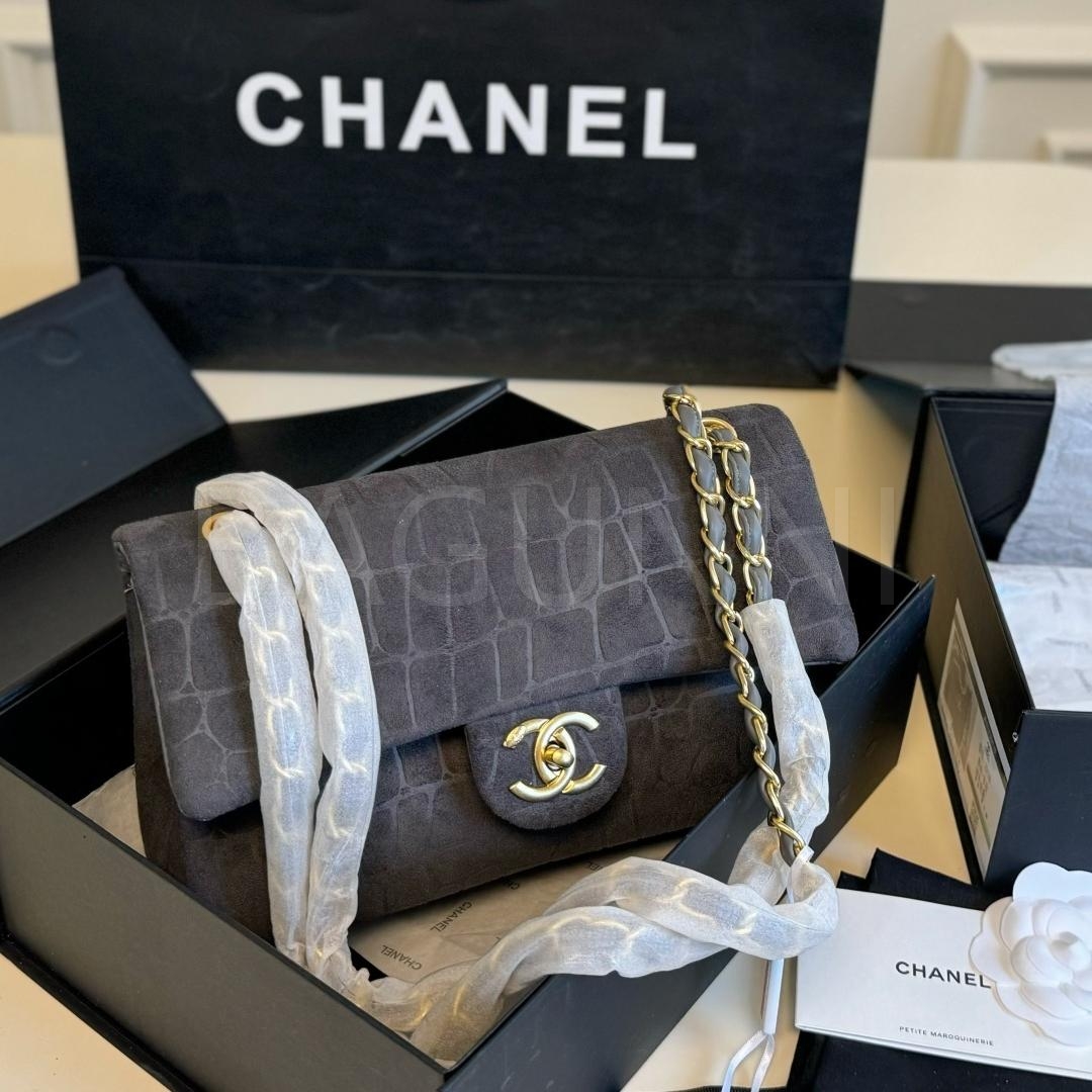 샤넬 클래식 플랩 스웨이드 플랩백