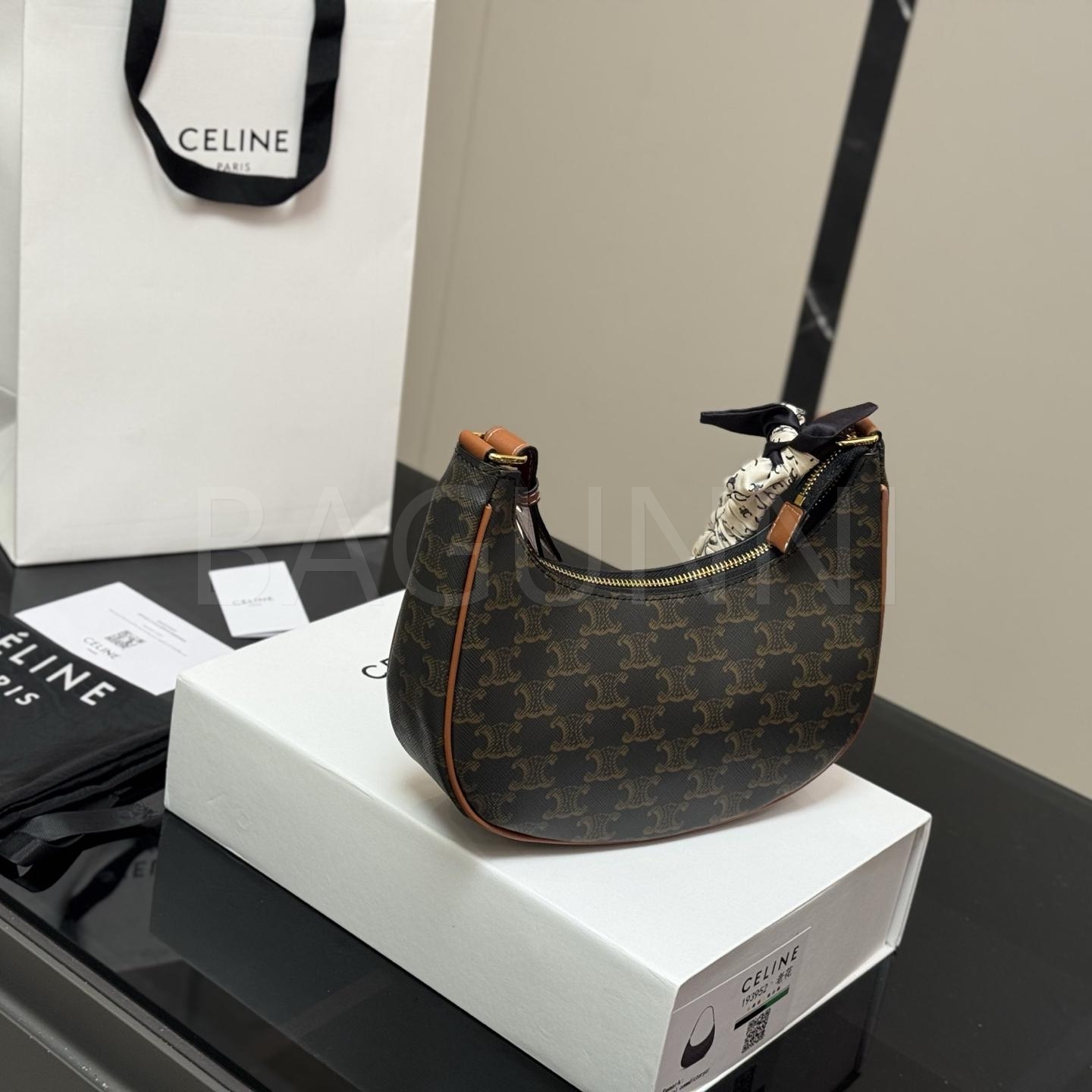 셀린느 아바 숄더백