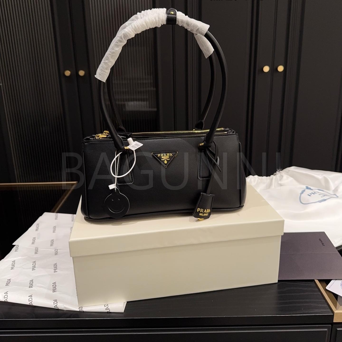 프라다 갤러리아백