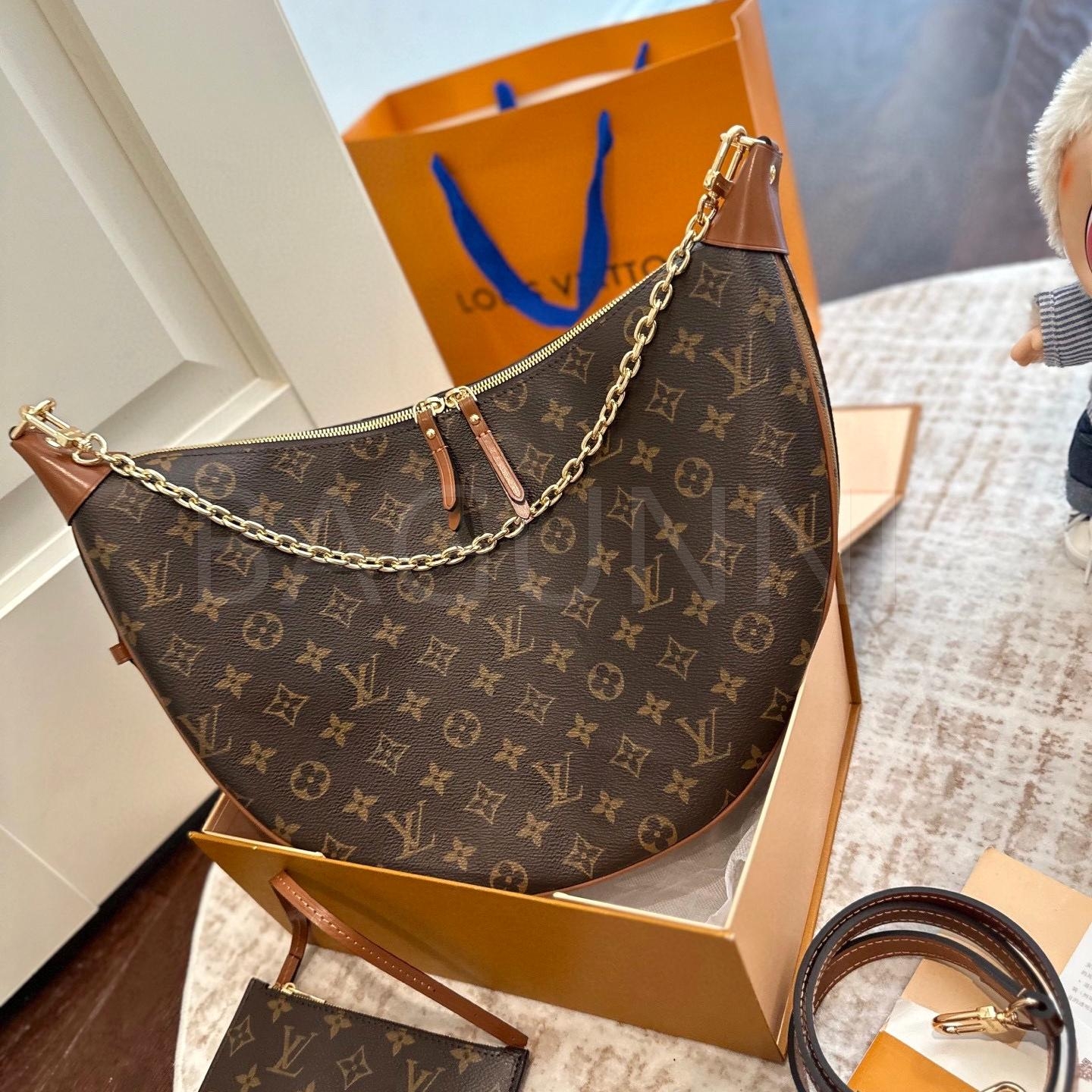 루이비통 루프 숄더백