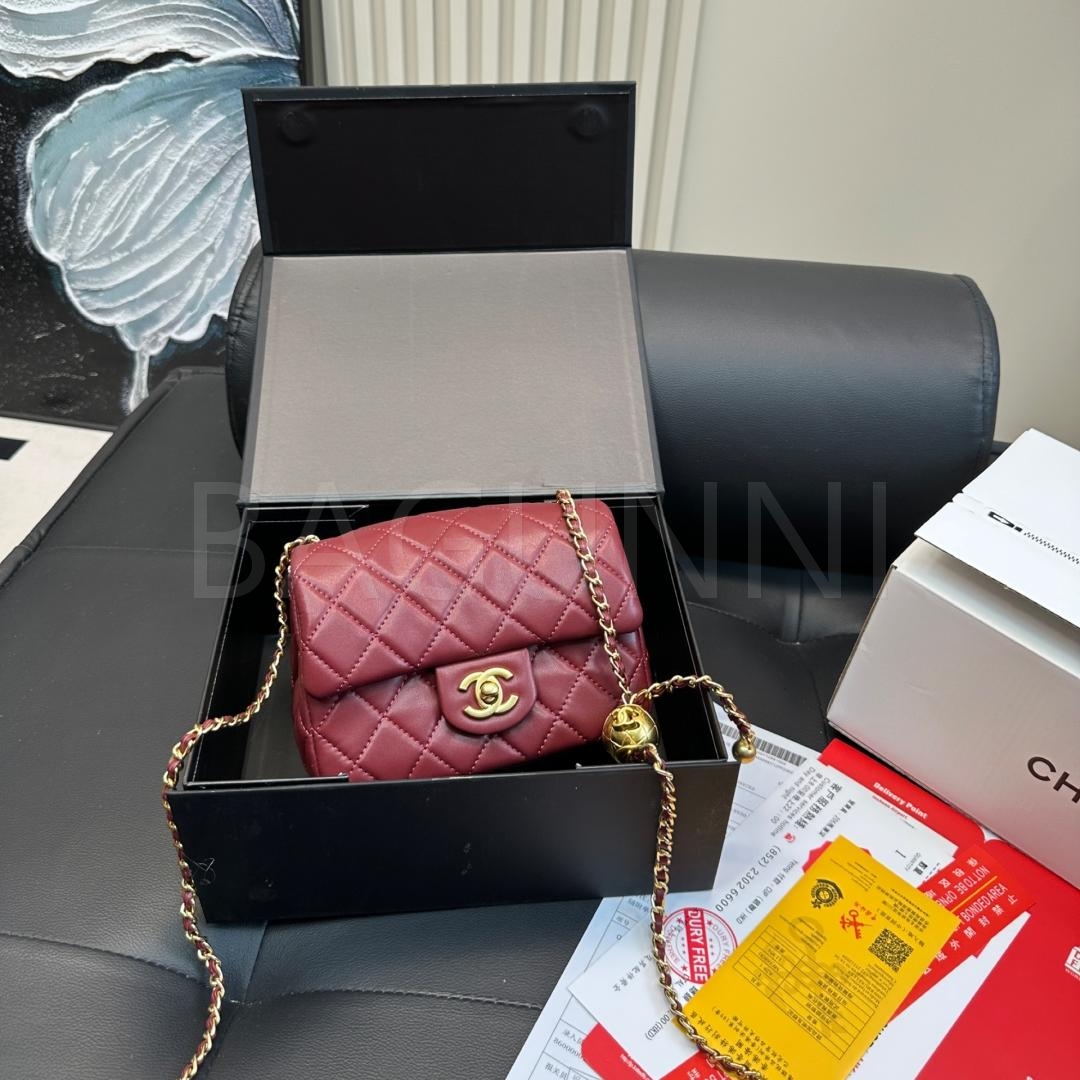 샤넬 금볼 스퀘어 플랩 백