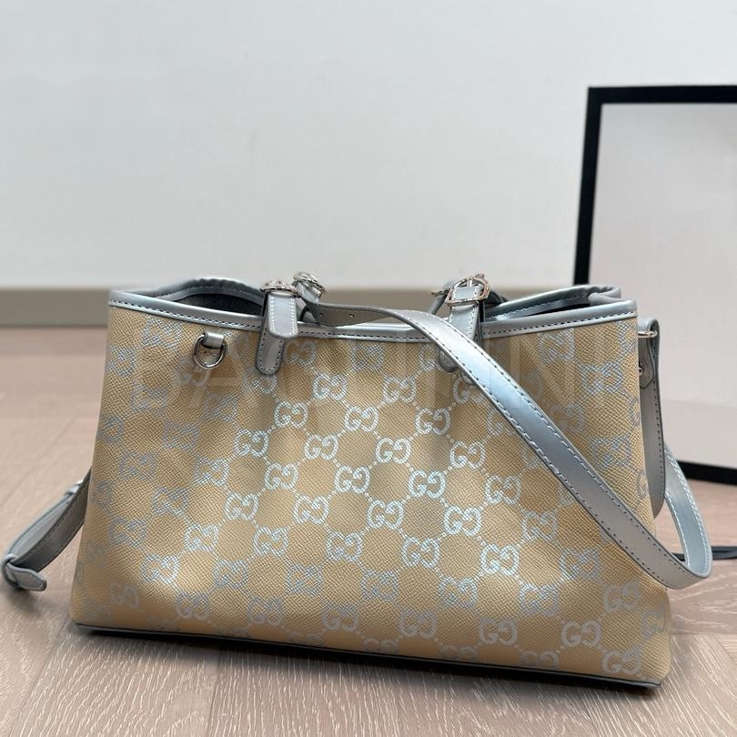 구찌 GG 엠블럼 토트백