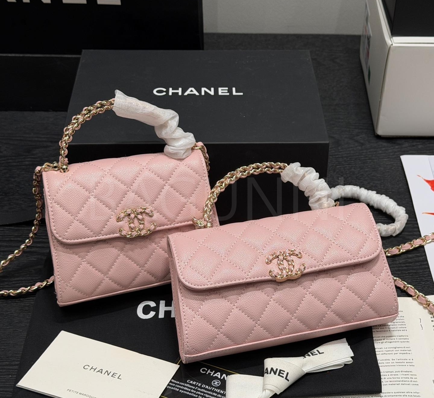 샤넬 19 체인 숄더백