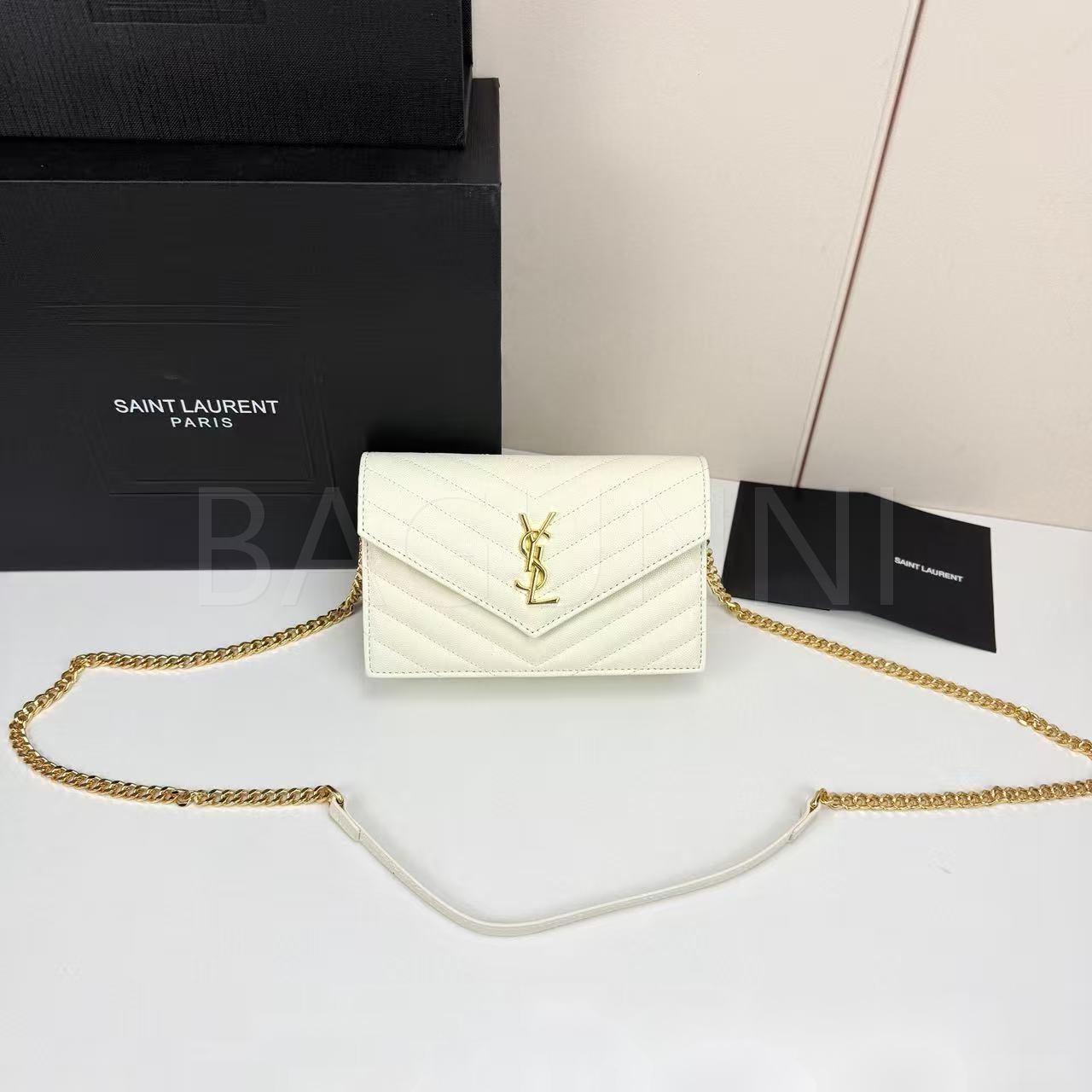 YSL 모노그램 체인 지갑