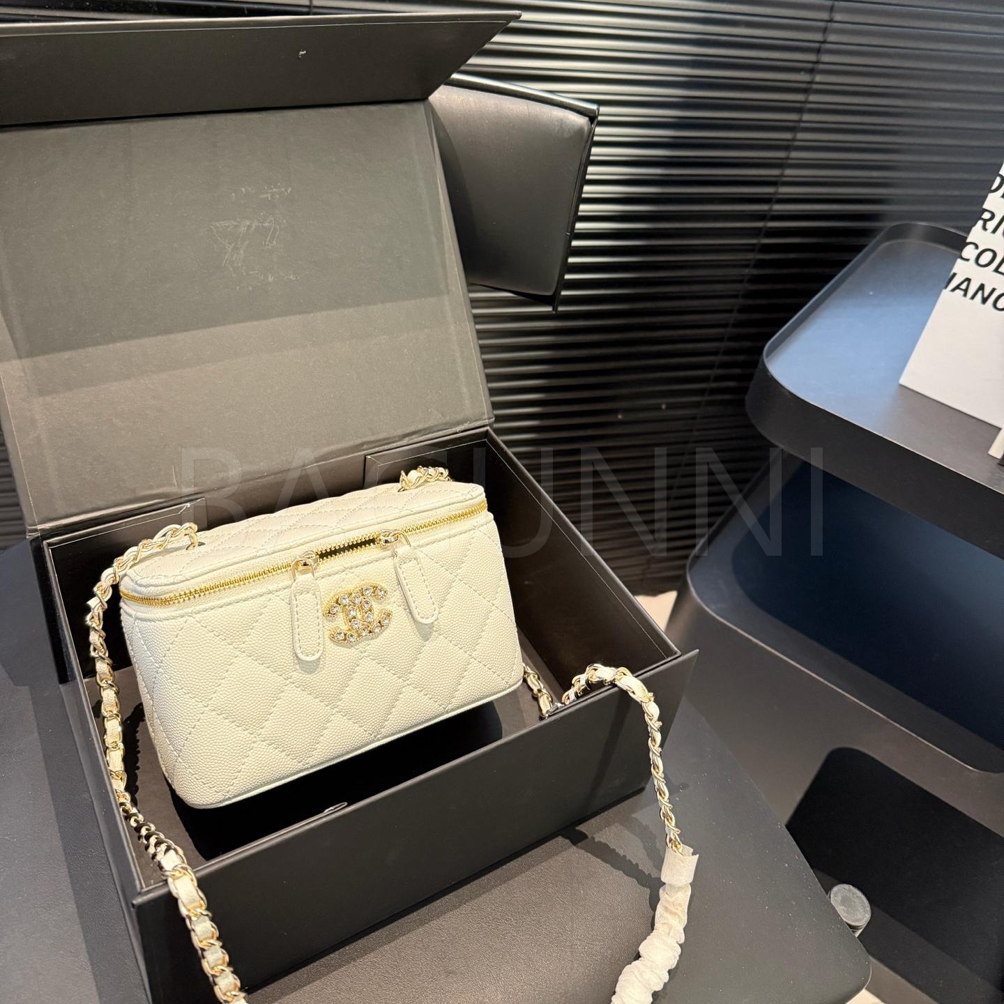 샤넬 코스메틱 케이스