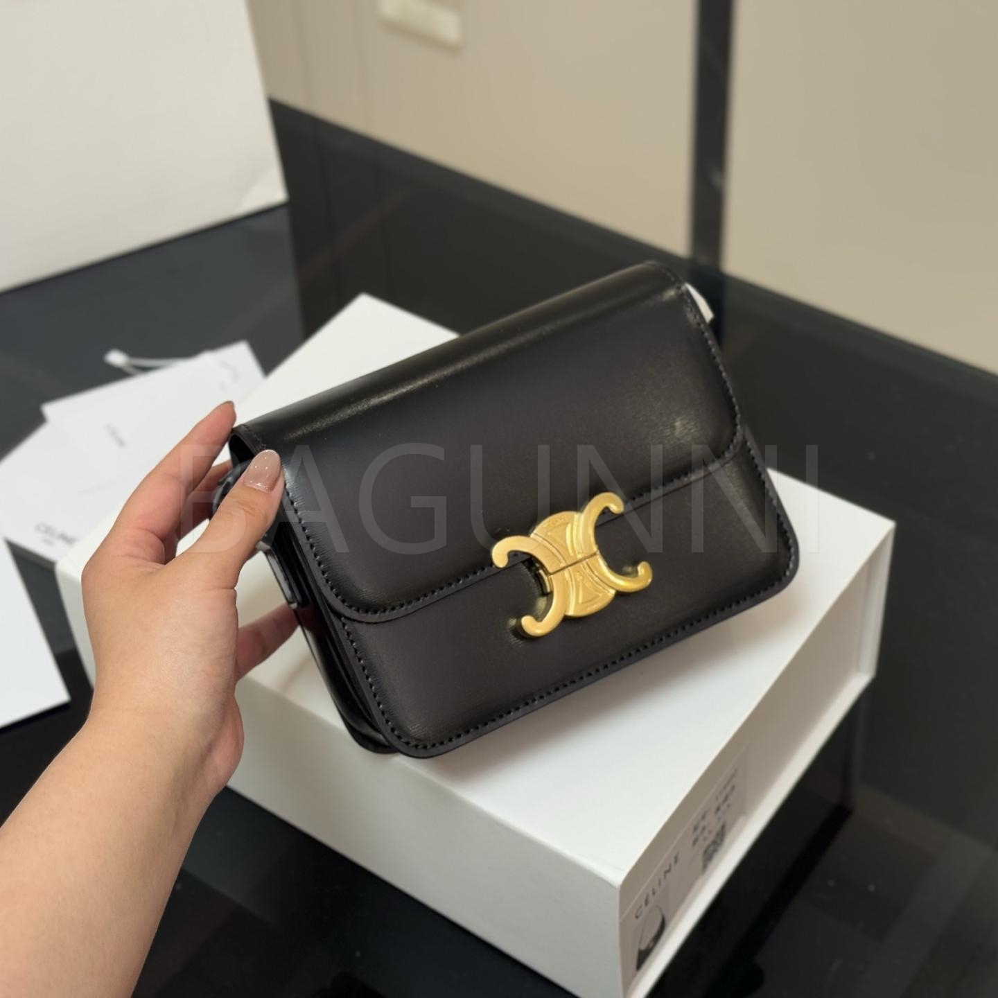 셀린느 트리옹프 숄더백