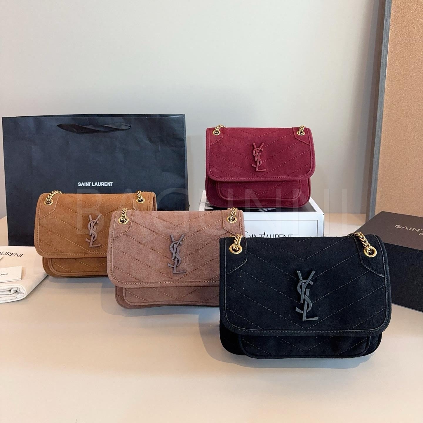 YSL 니키 숄더백