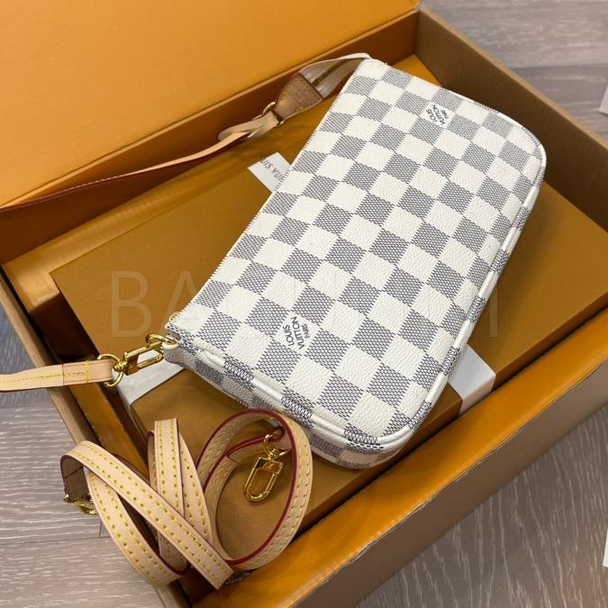 루이비통 숄더 파우치