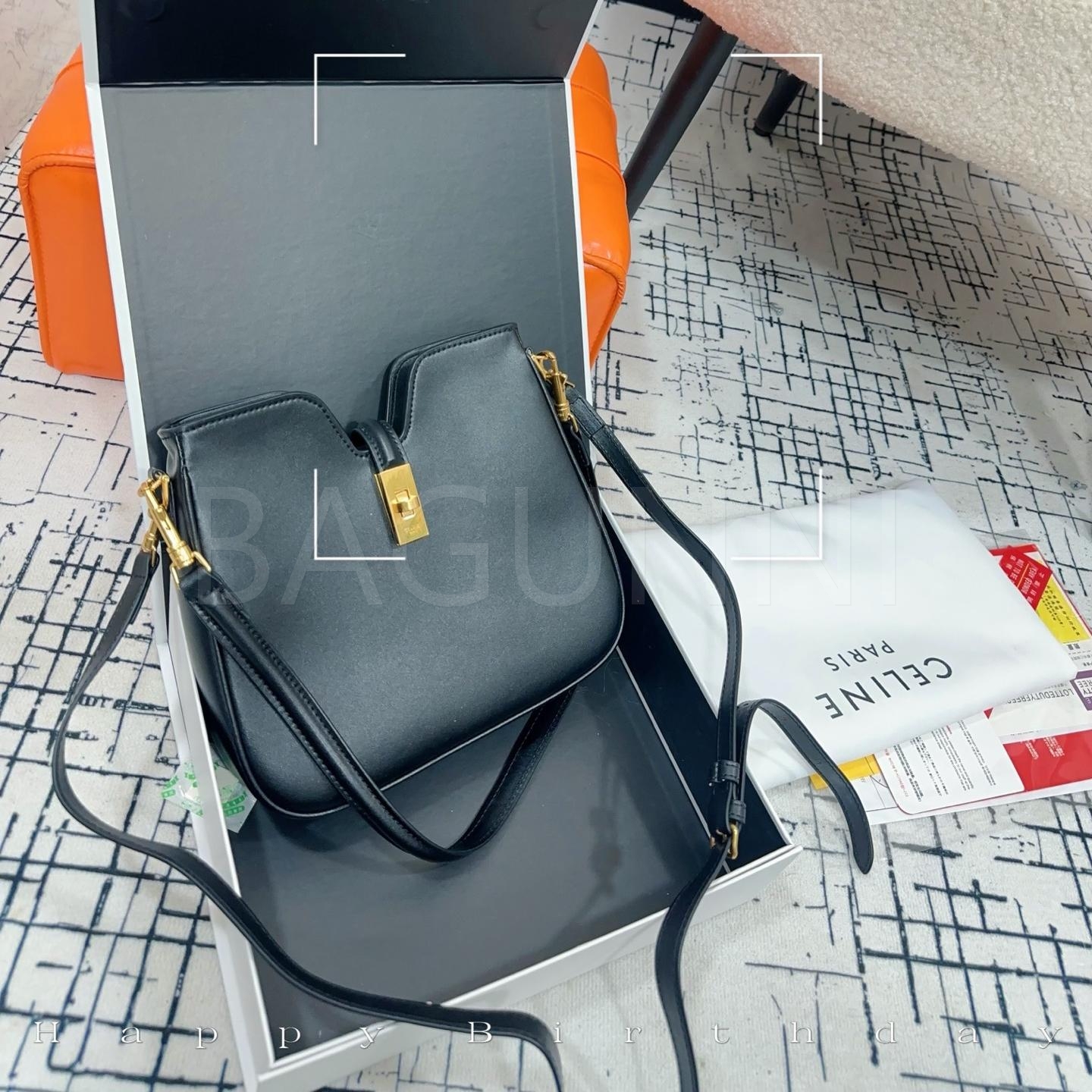 셀린느 카밀 16 소프트 숄더백