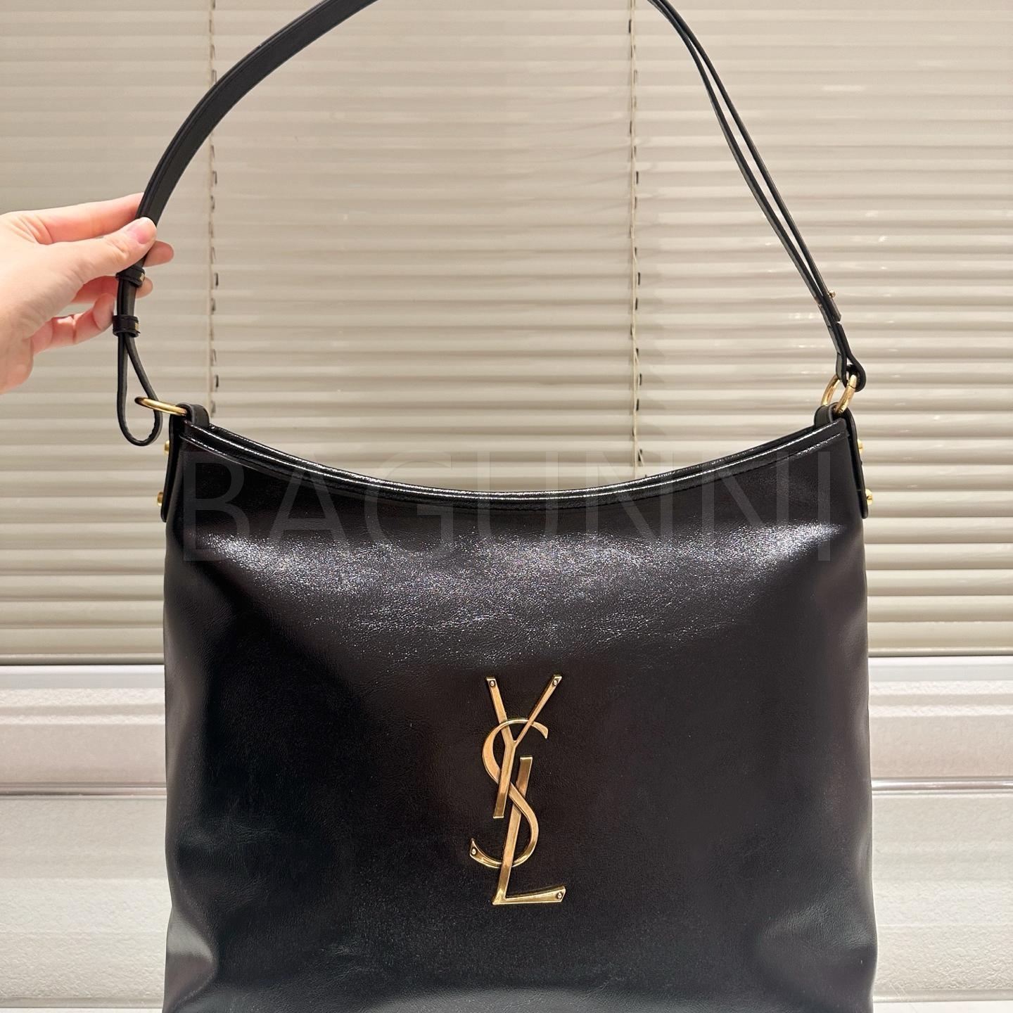 YSL 로고 토트백