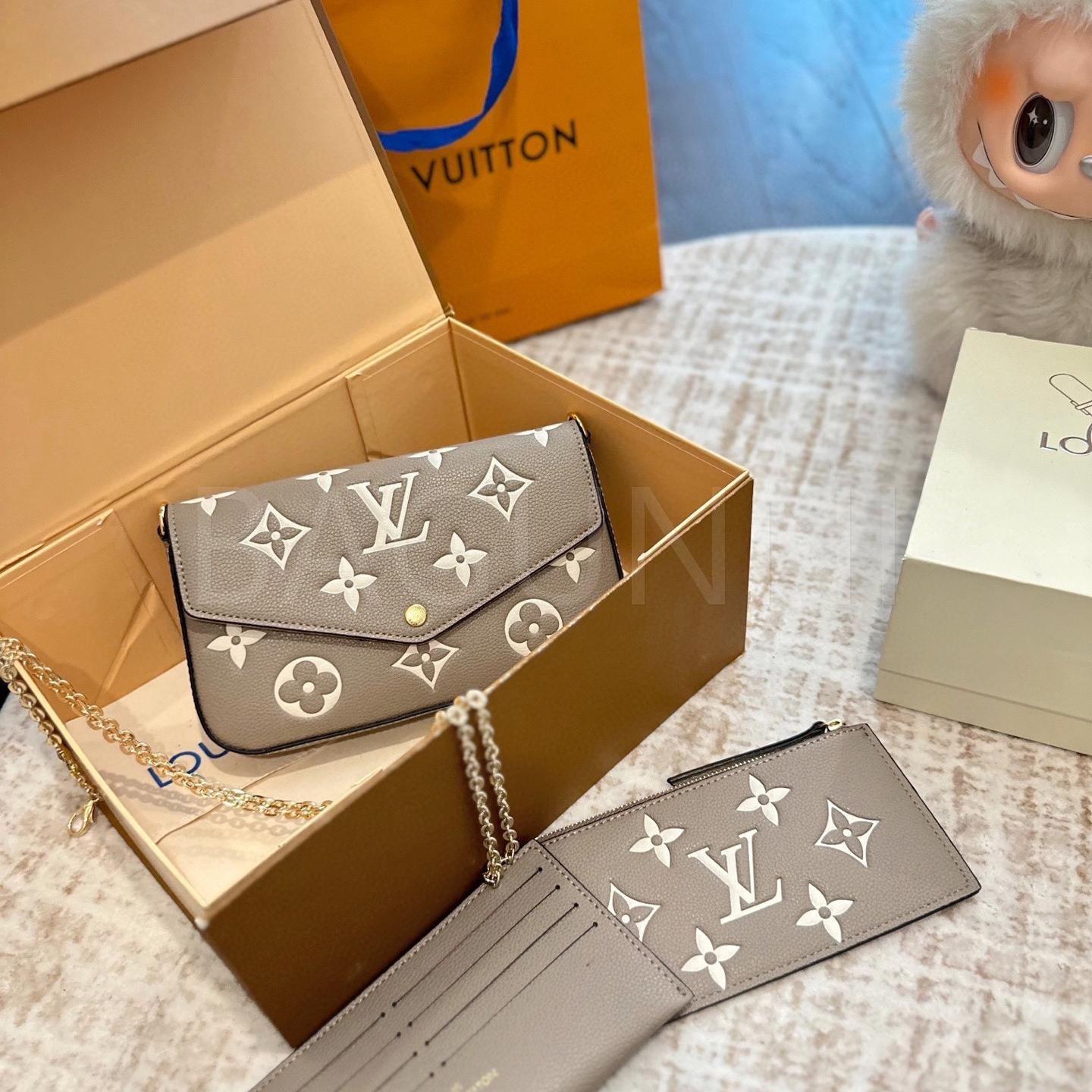 루이비통 키리가미 포쉐트 세트