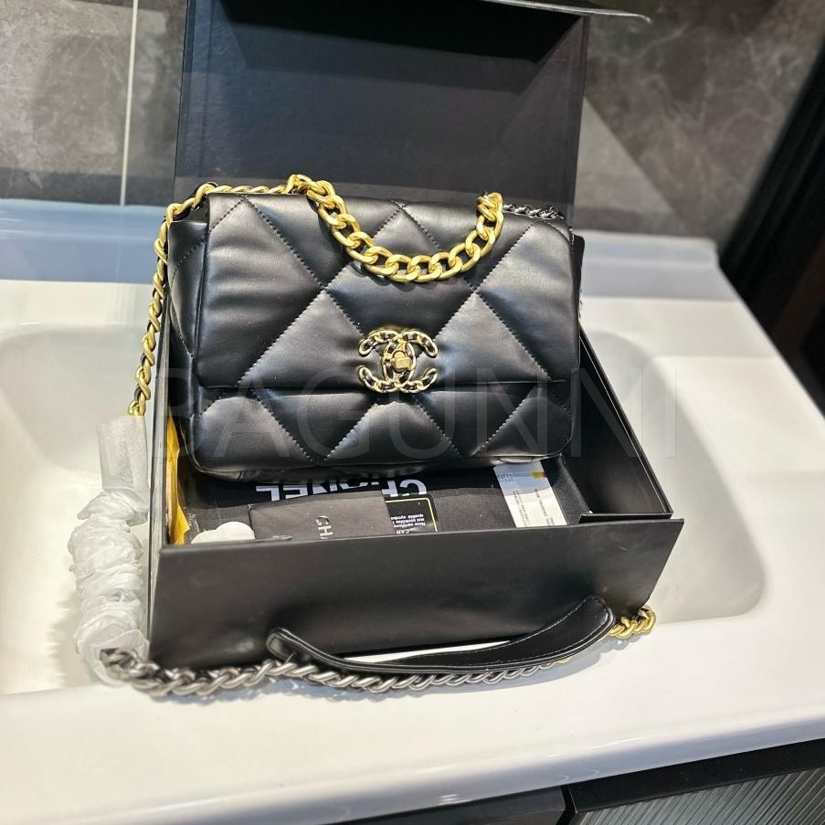 샤넬 19 플랩 백