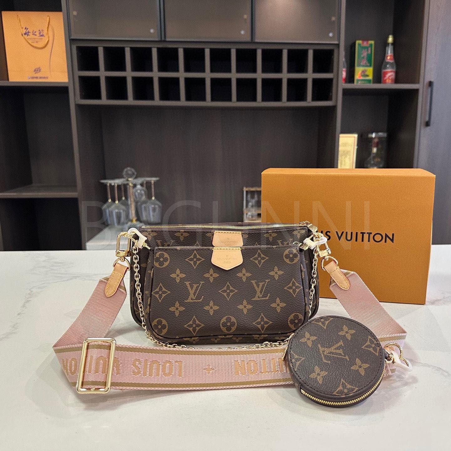 루이비통 멀티 포쉐트 악세수아